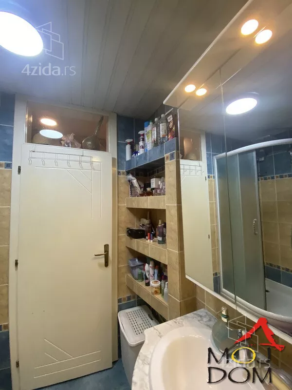 Petosoban stan | 4zida