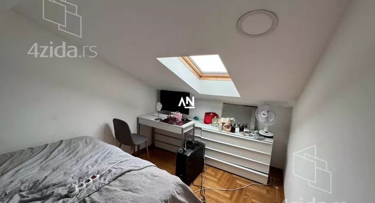 Petosoban stan | 4zida