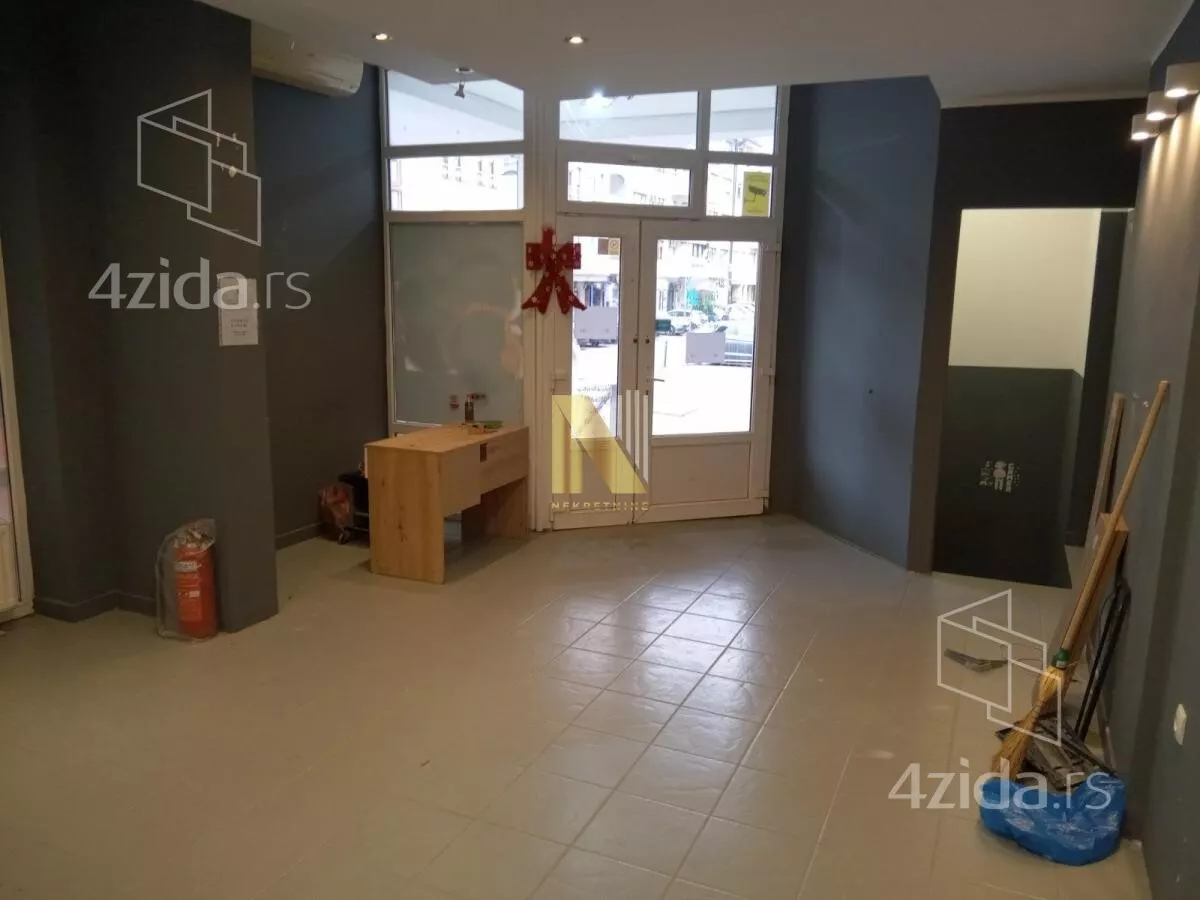 Poslovni prostor | 4zida