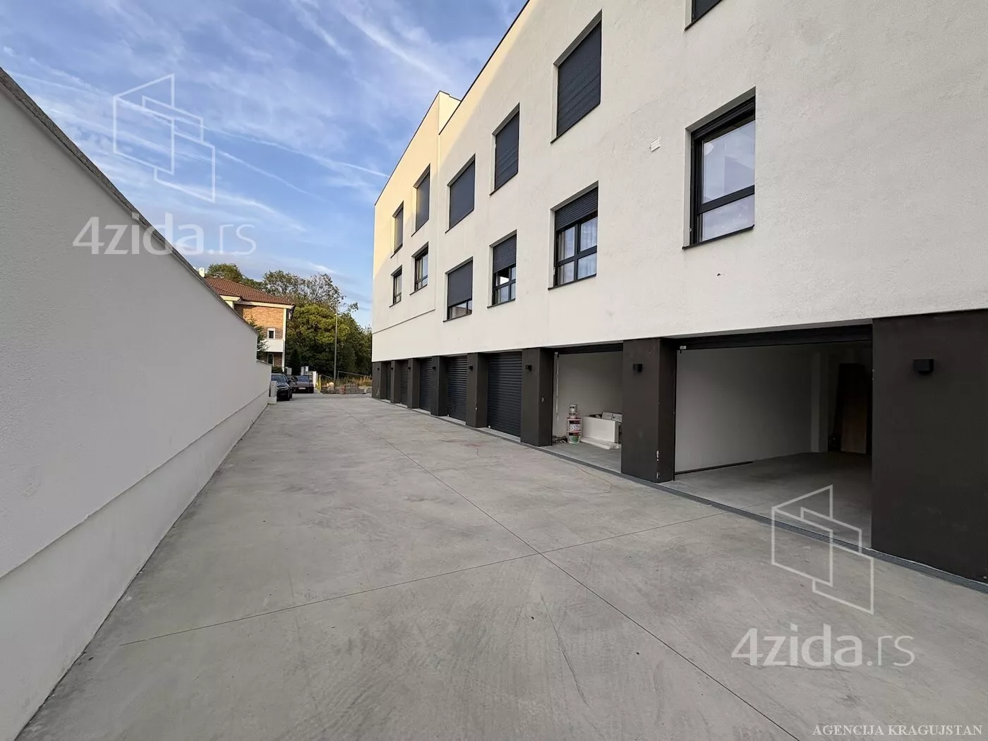 Troiposoban stan | 4zida