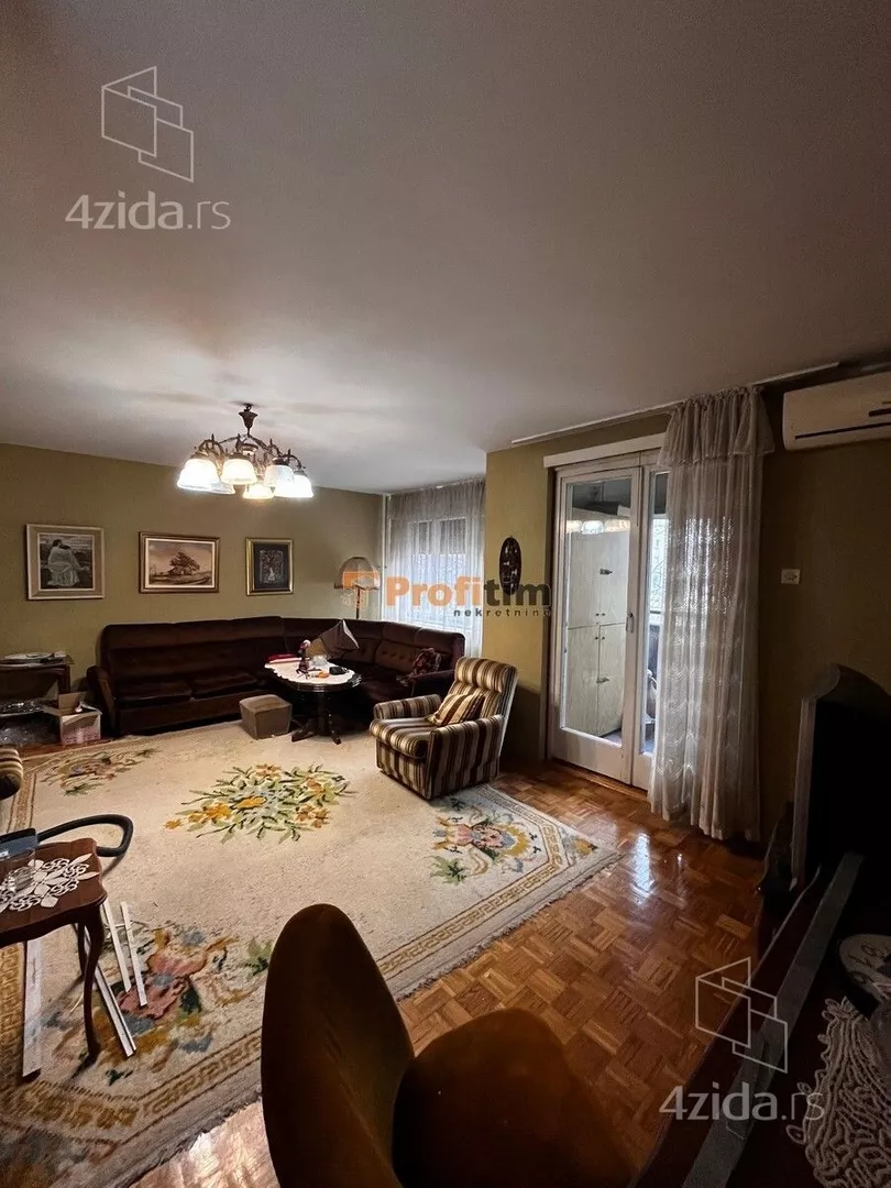 Troiposoban stan | 4zida