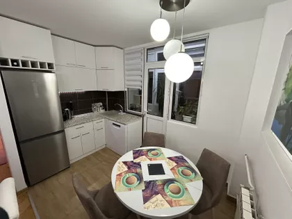 Savski Trg | 4zida.rs