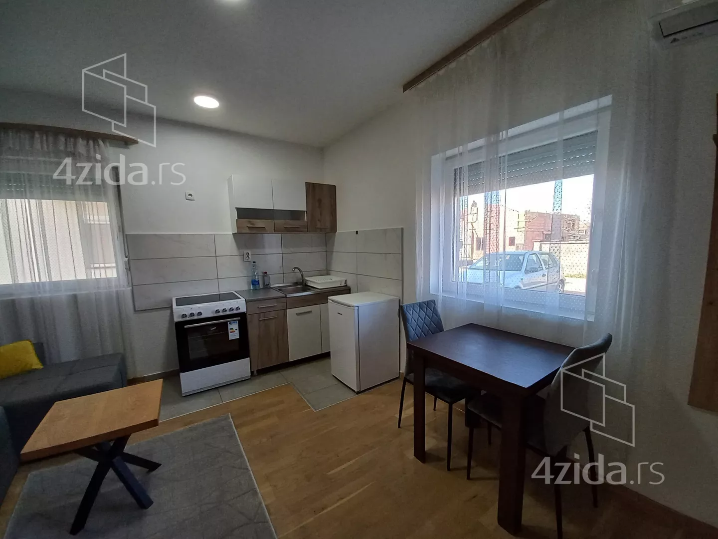 Jednoiposoban stan | 4zida