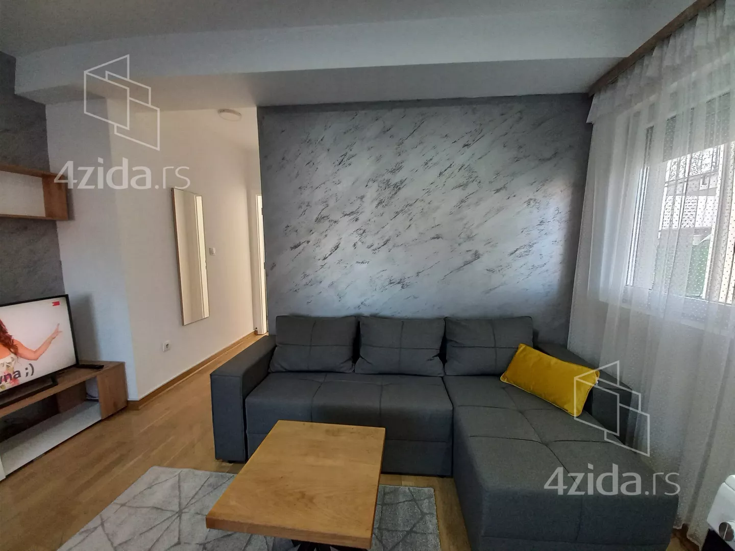 Jednoiposoban stan | 4zida