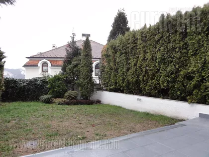 DEDINJE BELI DVOR | 4zida.rs