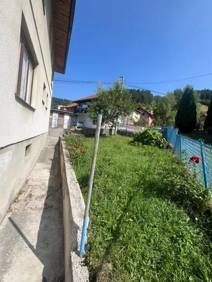 Nikole Tesle 40 | 4zida.rs