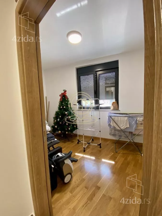 Četvoroiposoban stan | 4zida