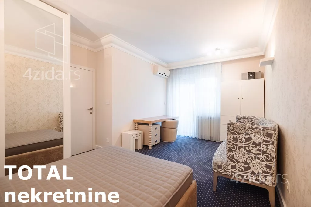 Šestosoban stan | 4zida