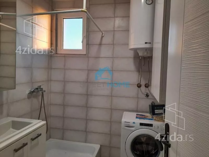 Četvoroiposoban stan | 4zida