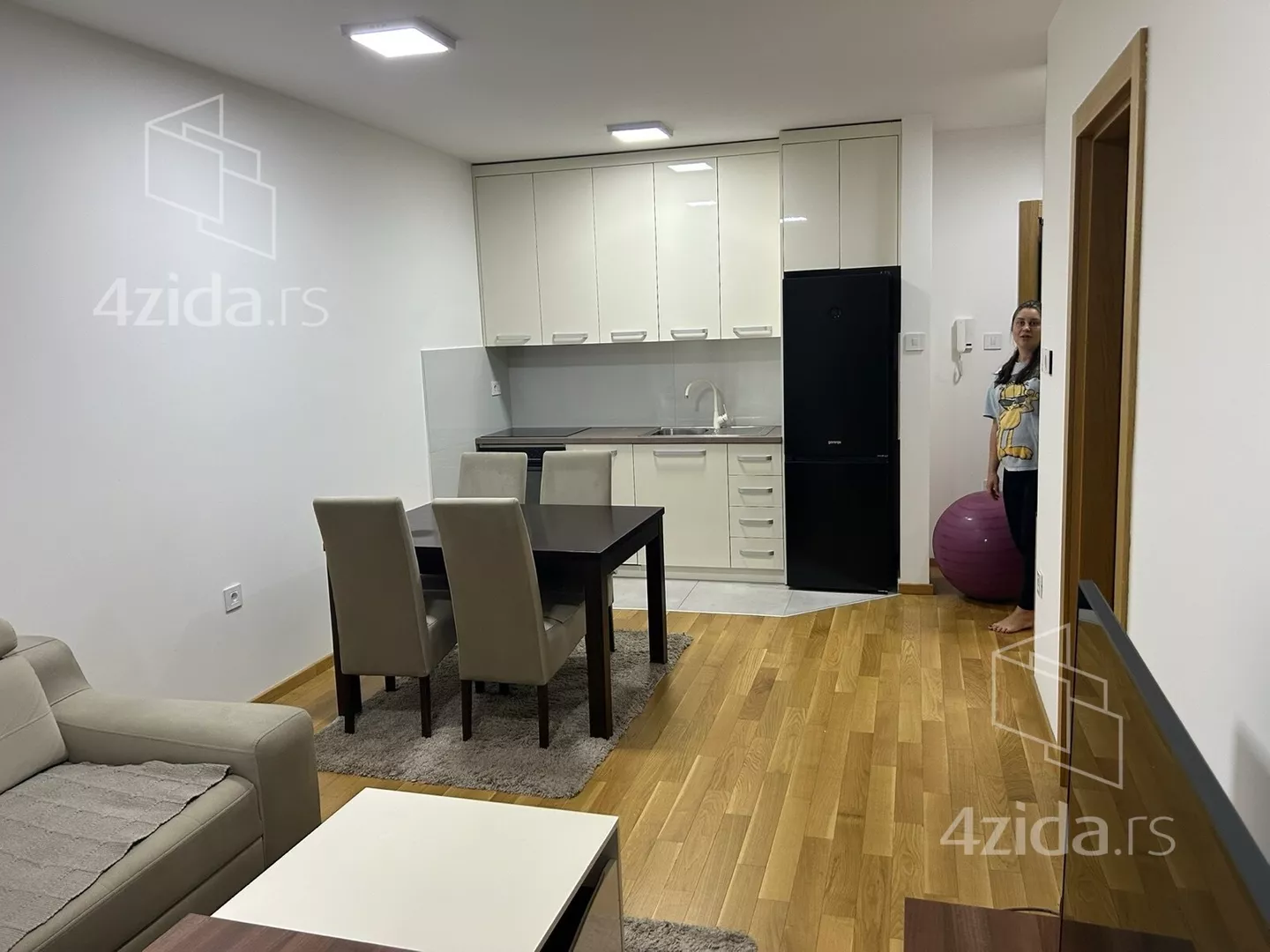 Jednoiposoban stan | 4zida