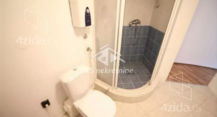 Četvoroiposoban stan | 4zida