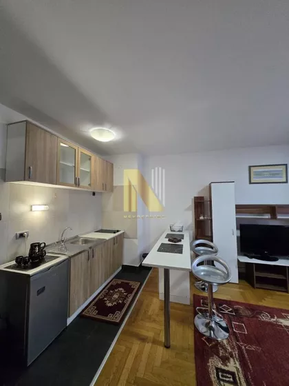 Cara Dušana | 4zida.rs