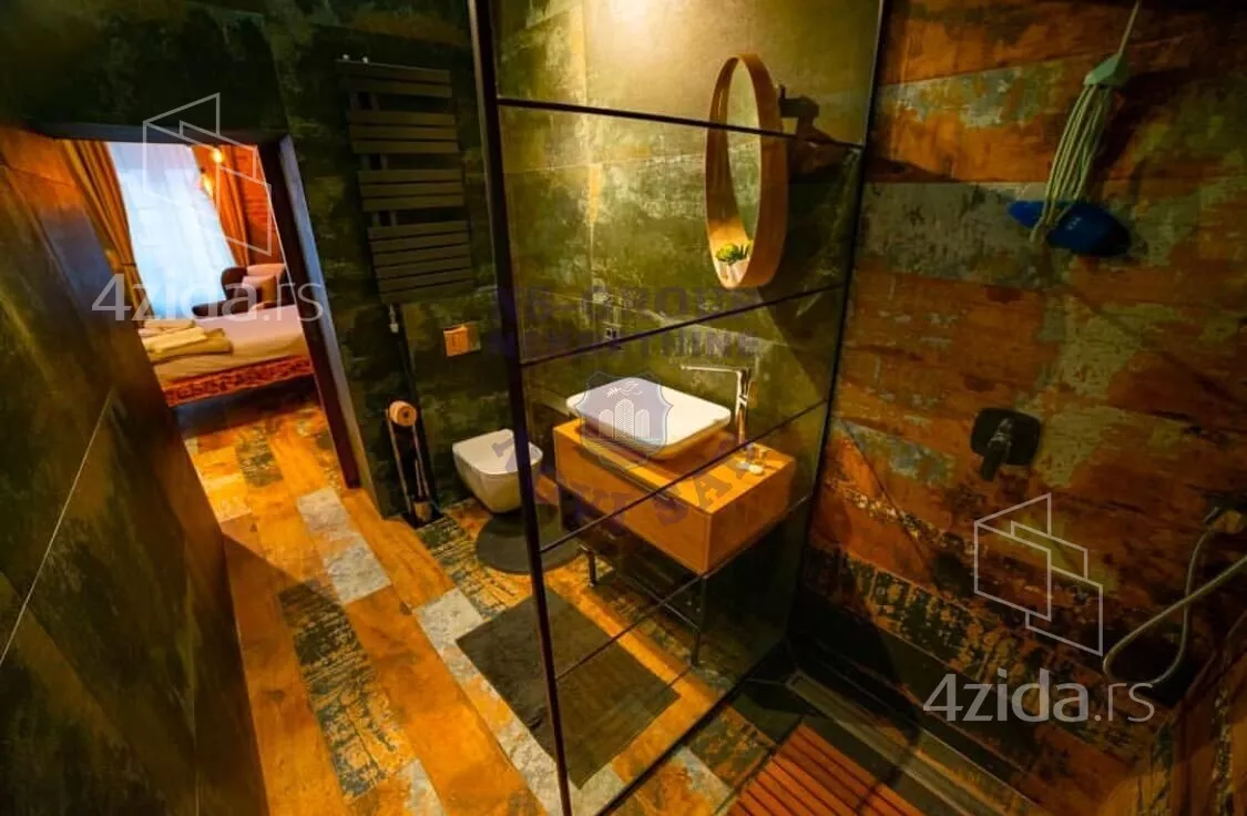 Šestosoban stan | 4zida