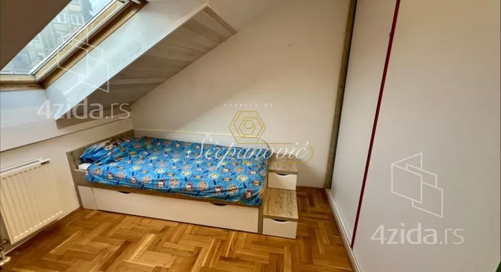 Troiposoban stan | 4zida