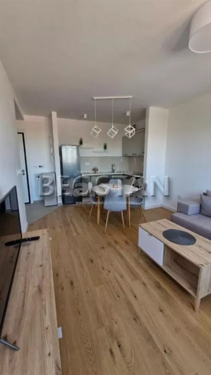 Zivka Petrovica | 4zida.rs