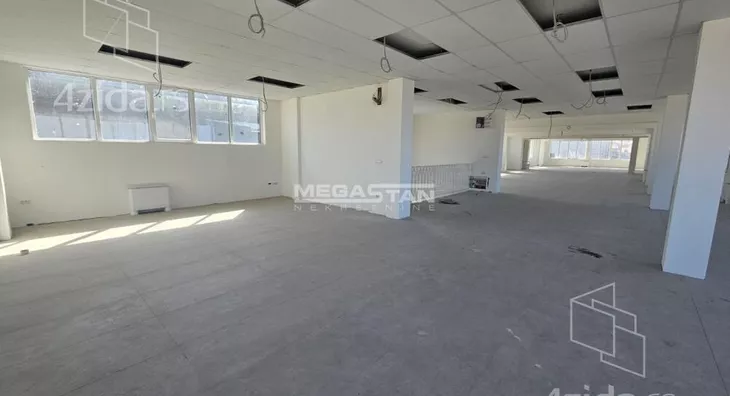 Poslovna zgrada | 4zida