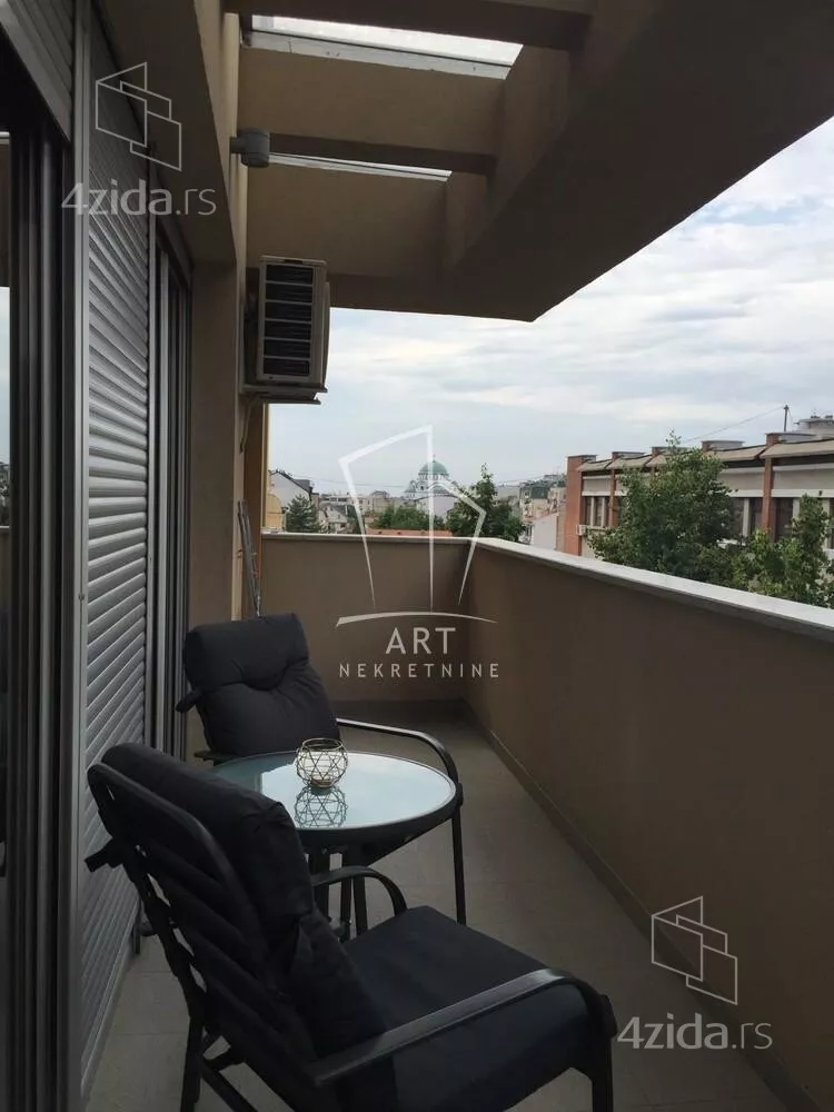 Petosoban stan | 4zida