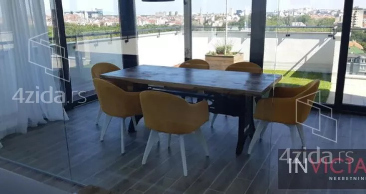 Petosoban stan | 4zida