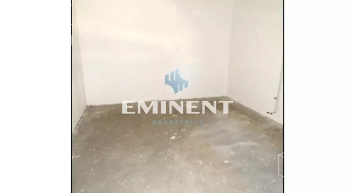 Poslovna zgrada | 4zida