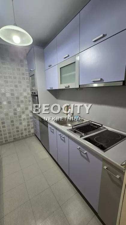 Ismeta Mujezinovića | 4zida.rs