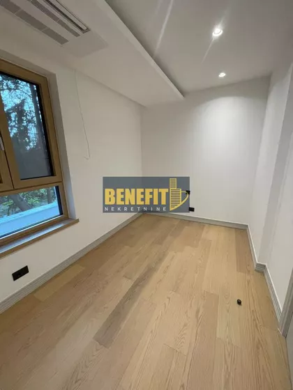 Crveni Krst Vračar | 4zida.rs