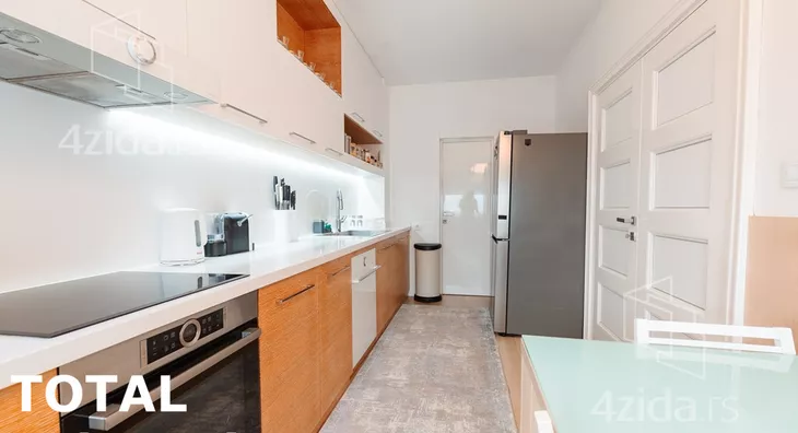 Šestosoban stan | 4zida