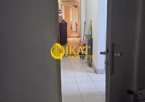 Šestosoban stan | 4zida