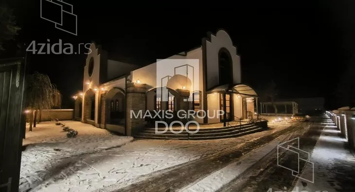 Šestoiposoban stan | 4zida