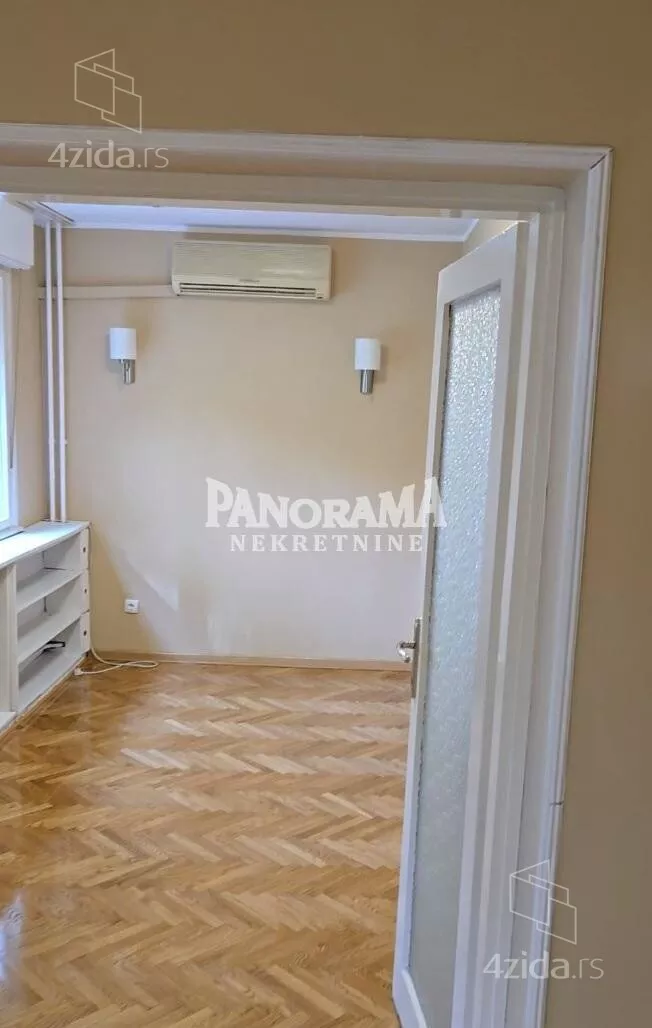 Četvoroiposoban stan | 4zida