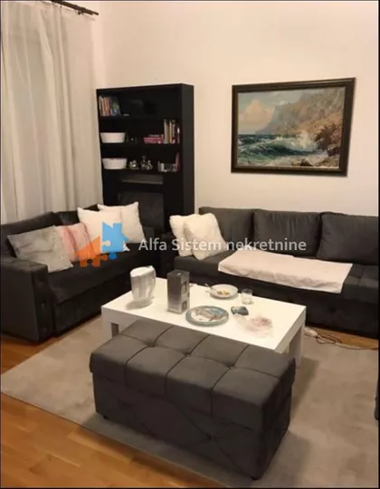 Crveni Krst Vračar | 4zida.rs