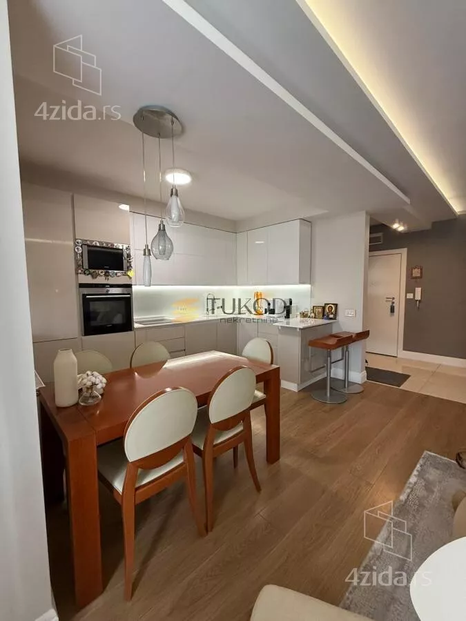 Petosoban stan | 4zida