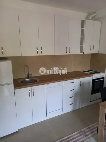 Surčinska | 4zida.rs