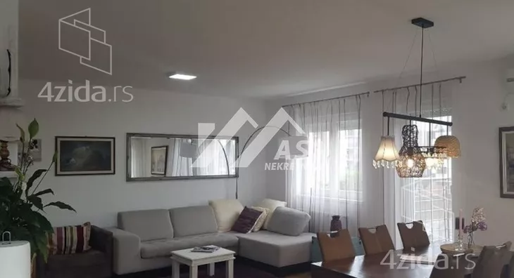 Petosoban stan | 4zida