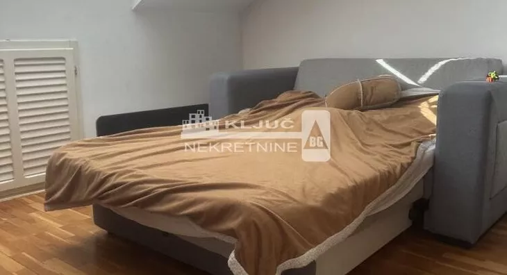 Četvoroiposoban stan | 4zida