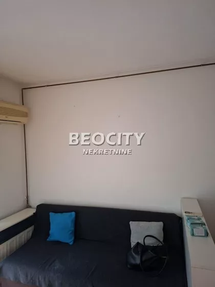 Ace Joksimovića | 4zida.rs