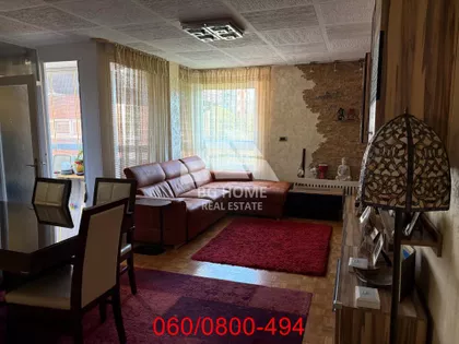 Jovana Stojsavljevića | 4zida.rs