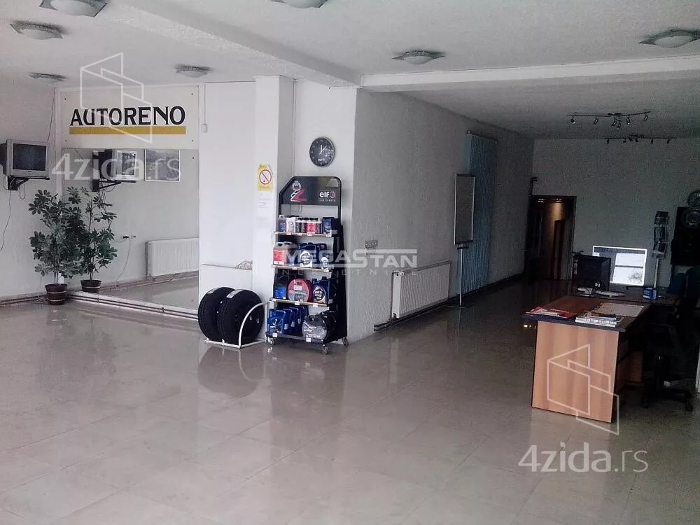 Poslovna zgrada | 4zida