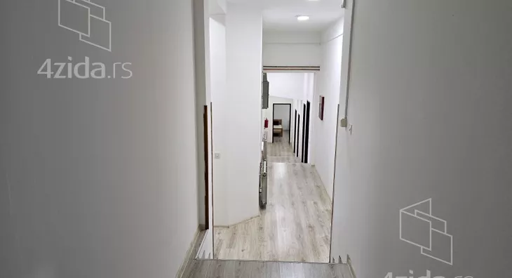 Šestosoban stan | 4zida