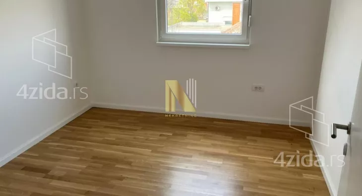 Četvoroiposoban stan | 4zida