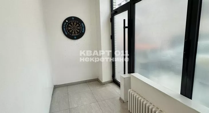 Poslovna zgrada | 4zida