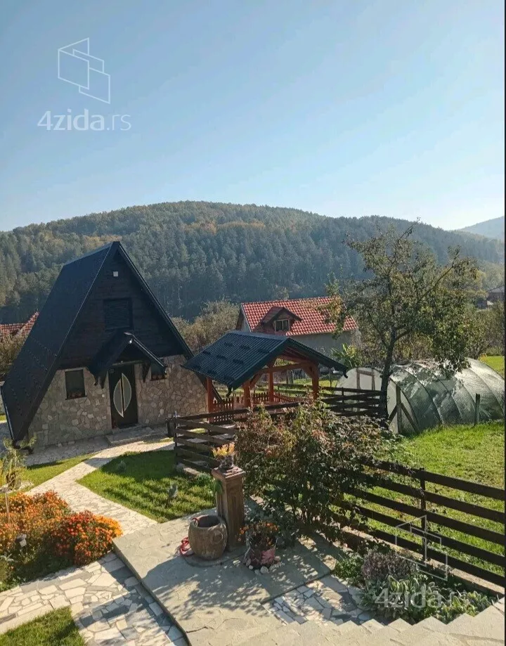 5-etažna kuća | 4zida