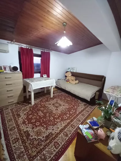 Praška 16A | 4zida.rs