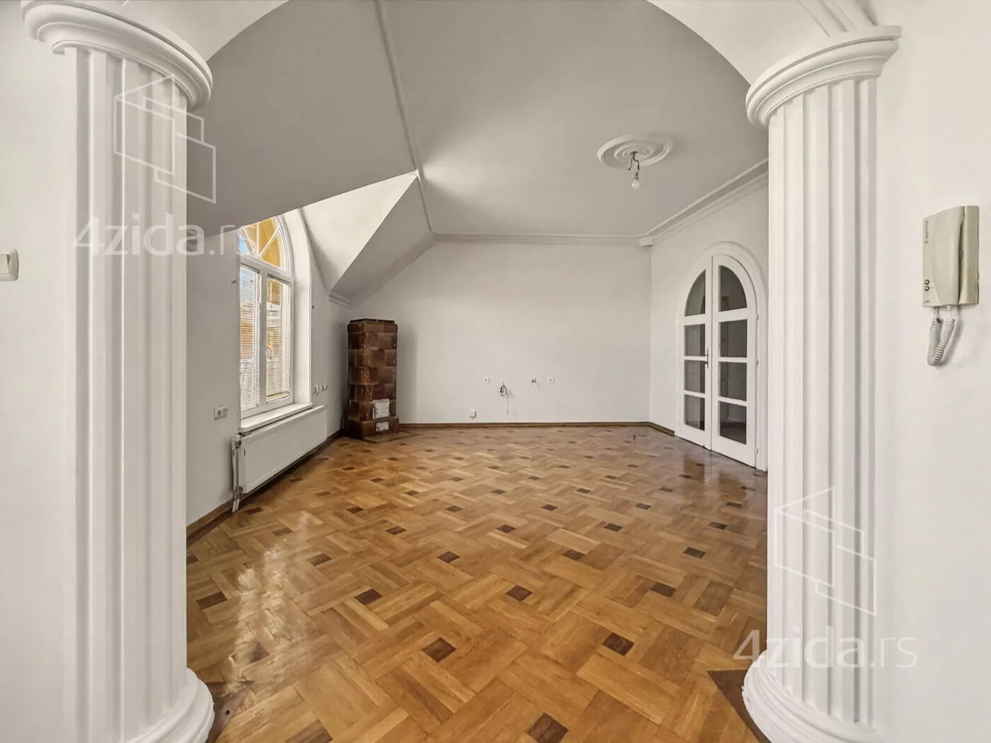 Troiposoban stan | 4zida