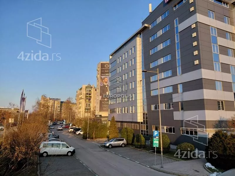 Četvoroiposoban stan | 4zida