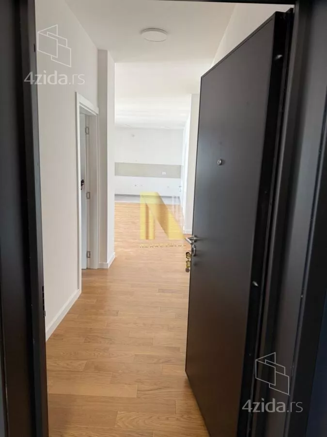 Četvoroiposoban stan | 4zida