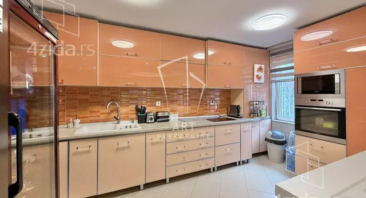 Petosoban stan | 4zida