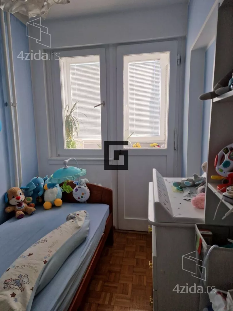 Troiposoban stan | 4zida