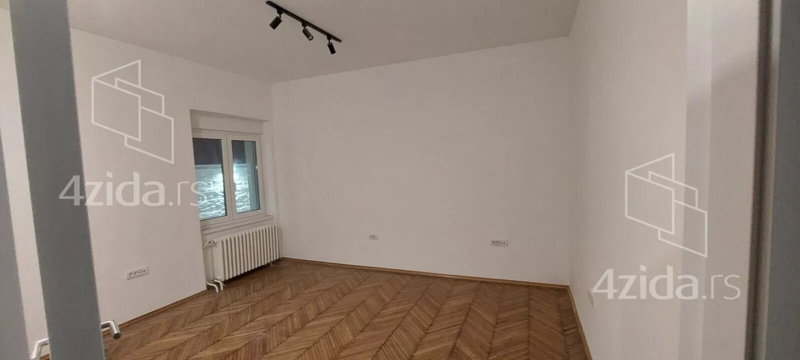Poslovna zgrada | 4zida