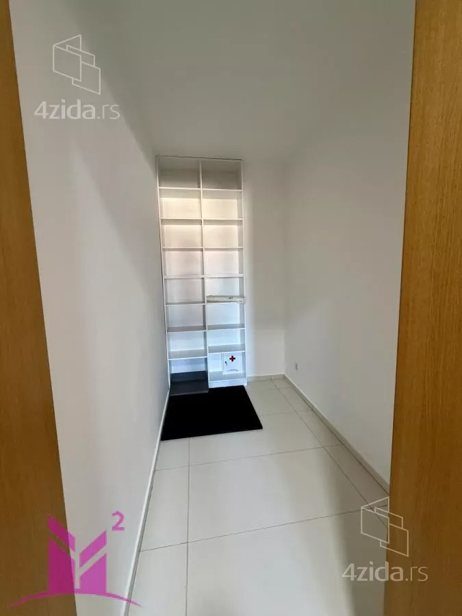 Sedmosoban stan | 4zida