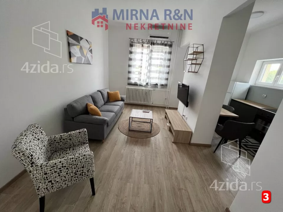 Četvoroiposoban stan | 4zida